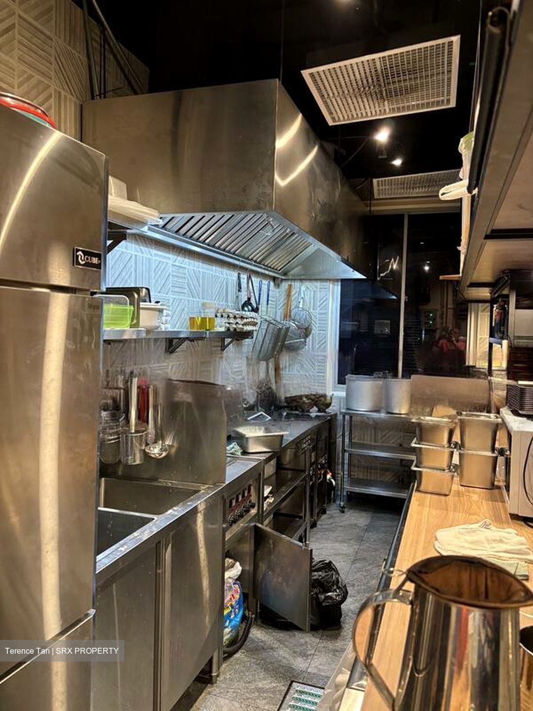 Maxwell Food Centre (D1), Retail #457428271